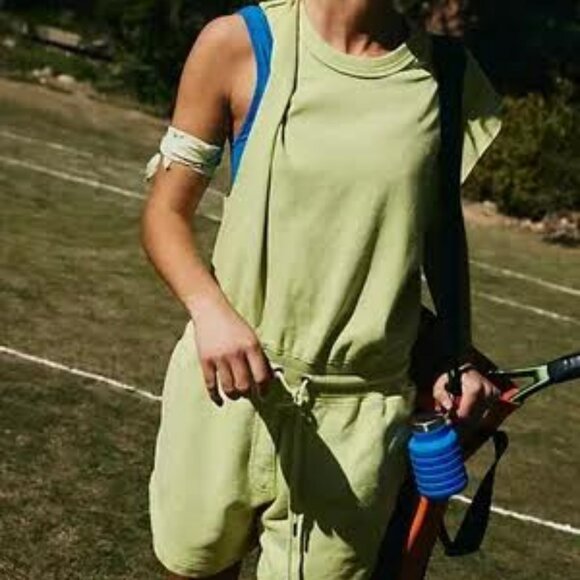 Free People Pants - FREE PEOPLE Throw And Go Shortsie romper Sz M NEW